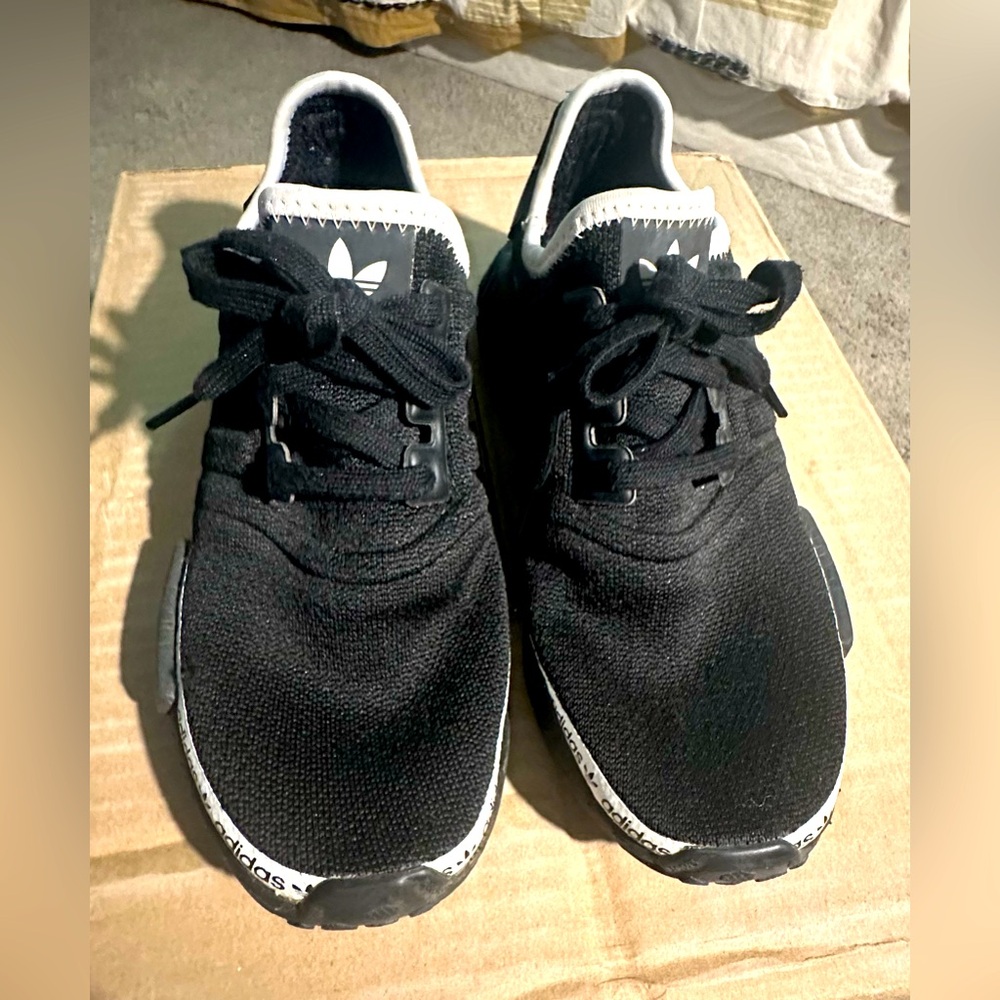 NDR woman’s adidas